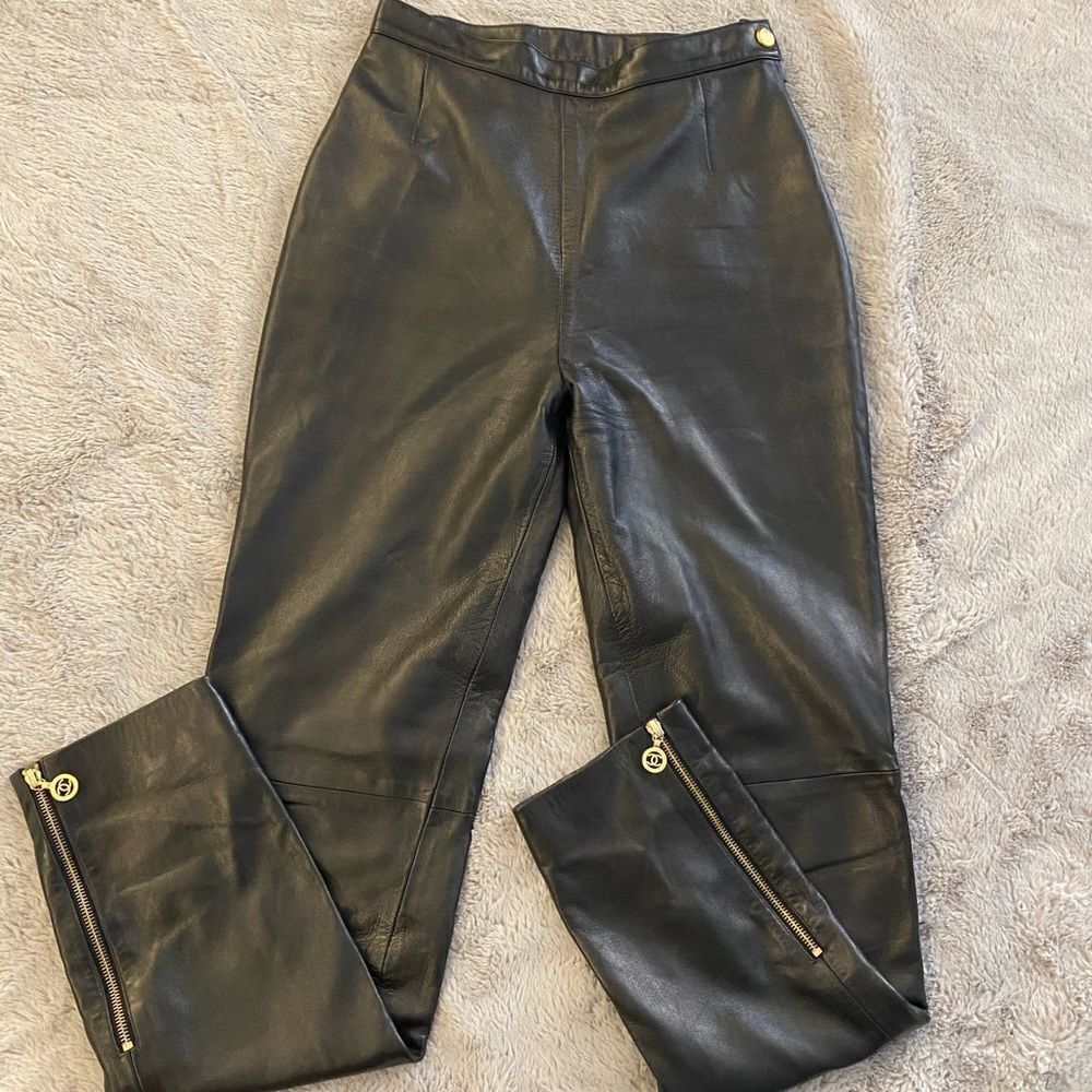 Authentic Chanel genuine leather pants, size 38( S)